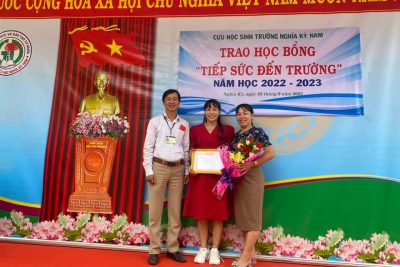 HỘI CỰU HỌC SINH NGHĨA KỲ NAM TRAO HỌC BỔNG KHUYẾN HỌC KHUYẾN TÀI